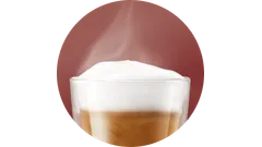 Heißer, cremiger Milchschaum