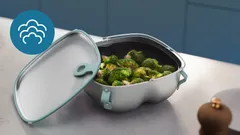 Steaming tray and lid