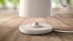 Czajnik na obrotowej (360°) podstawie