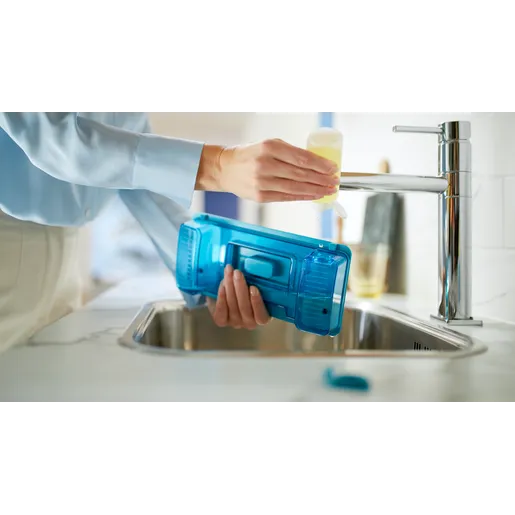8000 Aqua Plus Vezeték nélküli porszívó